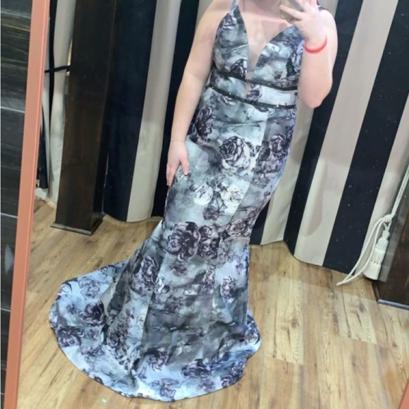 Prom dress - Picture 2 of 2